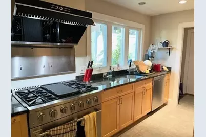 10 Duxbury Rd #10, Newton, MA 02459 - Photo 4