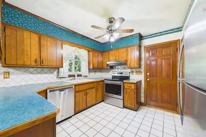 1541 N Hixville Rd, Dartmouth, MA 02747 - Photo 8