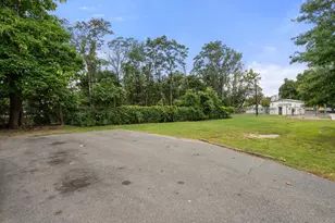 28 Dawes St, Springfield, MA 01109 - Photo 40