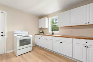 28 Dawes St, Springfield, MA 01109 - Photo 8