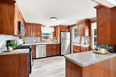 23 Mayflower Road, Woburn, MA 01801 - Photo 8