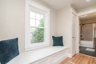 41 Dartmouth St, Holyoke, MA 01040 - Photo 24