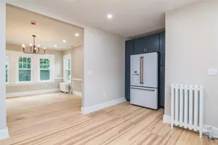 41 Dartmouth St, Holyoke, MA 01040 - Photo 18