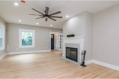 41 Dartmouth St, Holyoke, MA 01040 - Photo 8