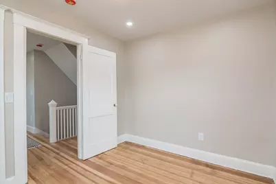 41 Dartmouth St, Holyoke, MA 01040 - Photo 32