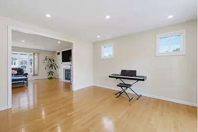 5 Ivy Cir, Randolph, MA 02368 - Photo 8