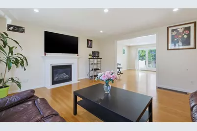 5 Ivy Cir, Randolph, MA 02368 - Photo 6