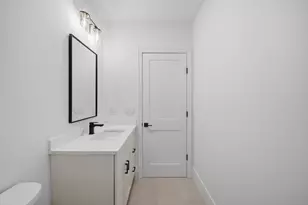 421 E 6th St, Boston, MA 02127 - Photo 26
