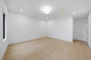 421 E 6th St, Boston, MA 02127 - Photo 18