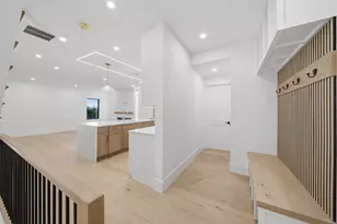421 E 6th St, Boston, MA 02127 - Photo 10