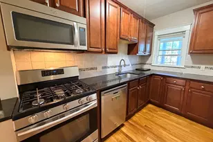 37 Leach St, Salem, MA 01970 - Photo 6