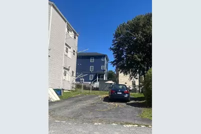 7 Maxwell St, Worcester, MA 01607 - Photo 4