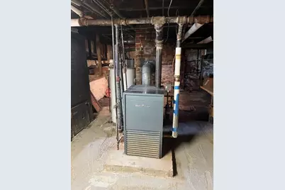 7 Maxwell St, Worcester, MA 01607 - Photo 38