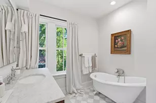 58 Gray St, Boston, MA 02116 - Photo 24