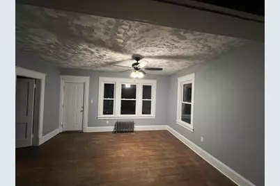 180 Oak Grove Ave #1, Springfield, MA 01109 - Photo 2
