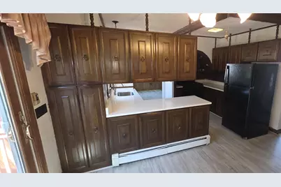 22 Pitcairn St, Revere, MA 02151 - Photo 8
