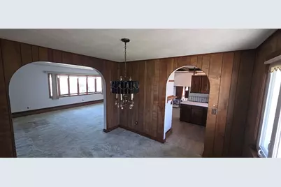 22 Pitcairn St, Revere, MA 02151 - Photo 4