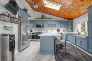 37 Slade St, Swansea, MA 02777 - Photo 2