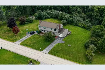 4 Henry Marsh Rd #B, Oxford, MA 01540 - Photo 2