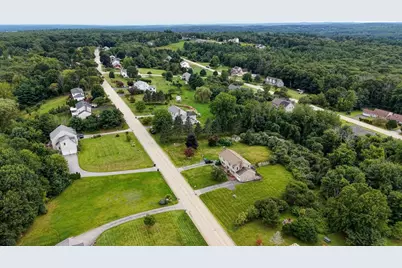 4 Henry Marsh Rd #B, Oxford, MA 01540 - Photo 4