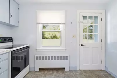24 Grandview St, Northampton, MA 01062 - Photo 10
