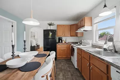 34 Ashley St, Springfield, MA 01105 - Photo 16