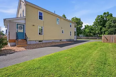 34 Ashley St, Springfield, MA 01105 - Photo 6