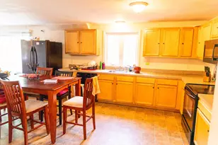 10 Arch Pl, Haverhill, MA 01832 - Photo 2