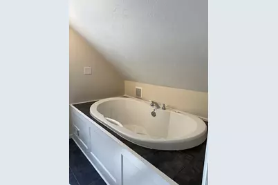 58 Bailey St, Worcester, MA 01602 - Photo 16