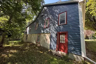 15 Warsaw Ave, Dudley, MA 01571 - Photo 2