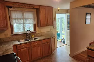 8 Nelson Park Dr, Worcester, MA 01605 - Photo 10