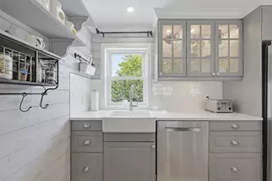 554 White Cliff Dr, Plymouth, MA 02360 - Photo 2