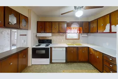 281 Chauncey Walker Street #86B, Belchertown, MA 01007 - Photo 2