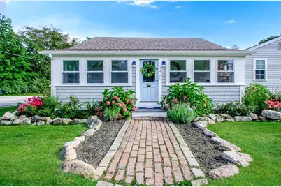 44 Oakdale Ave, Marion, MA 02738 - Photo 2