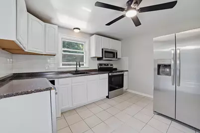 200 North Quinsigamond St, Shrewsbury, MA 01545 - Photo 4