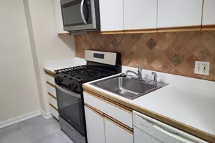 33 Pond Ave, Brookline, MA 02445 - Photo 8