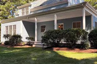 38 Hathaway Pond Cir, Rochester, MA 02770 - Photo 2