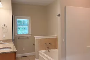 38 Hathaway Pond Cir, Rochester, MA 02770 - Photo 14