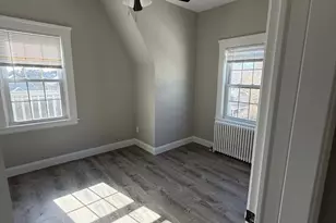 16 Magnolia Ave, Gloucester, MA 01930 - Photo 8