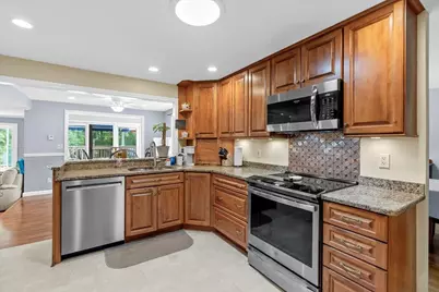 121 Twin Fawn Dr, Hanover, MA 02339 - Photo 10
