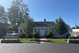 19 Spring St, Barnstable, MA 02601 - Photo 2