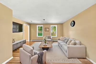 43 Wampanoag Dr, Franklin, MA 02038 - Photo 6
