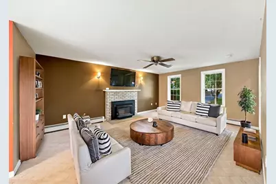 43 Wampanoag Dr, Franklin, MA 02038 - Photo 4
