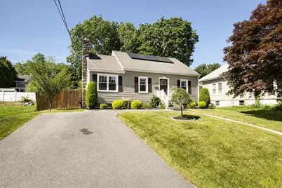 14 Macomber Ave, Dartmouth, MA 02747 - Photo 2