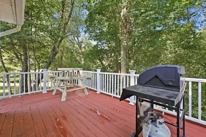 185 Murphy Ln, Chicopee, MA 01020 - Photo 16