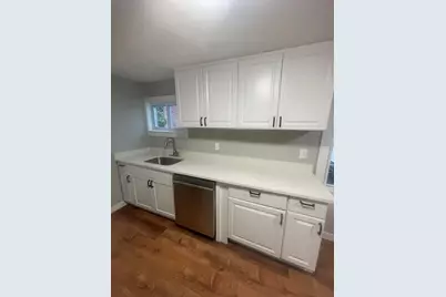 46 Cottage St, New Bedford, MA 02740 - Photo 4