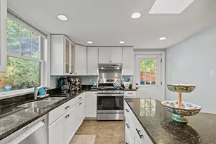 264 Main St, Amesbury, MA 01913 - Photo 8