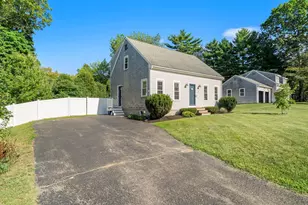 11 Daniel Teague Dr, Rockland, MA 02370 - Photo 4