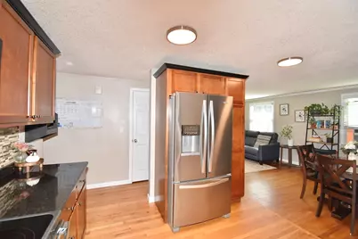 92 Louis Rd, Springfield, MA 01118 - Photo 6