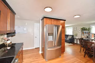 92 Louis Rd, Springfield, MA 01118 - Photo 6